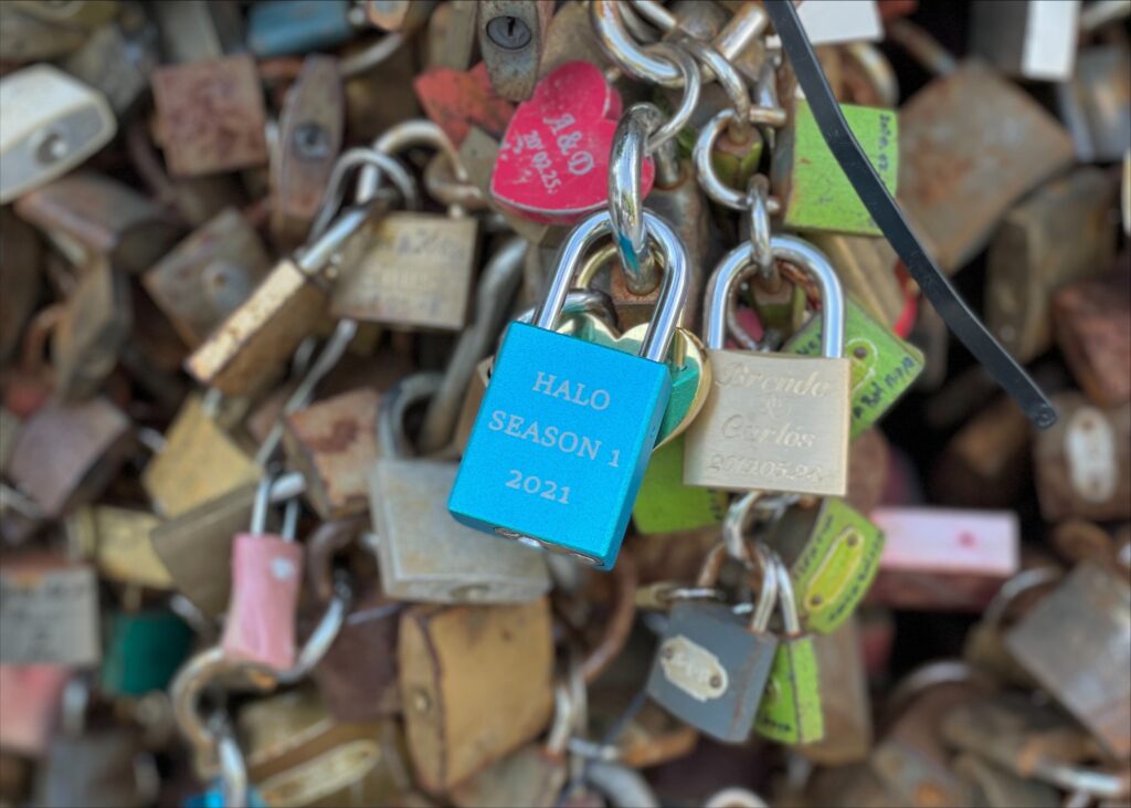 'Love lock' that reads "Halo Season 1 2021" in Budapest.