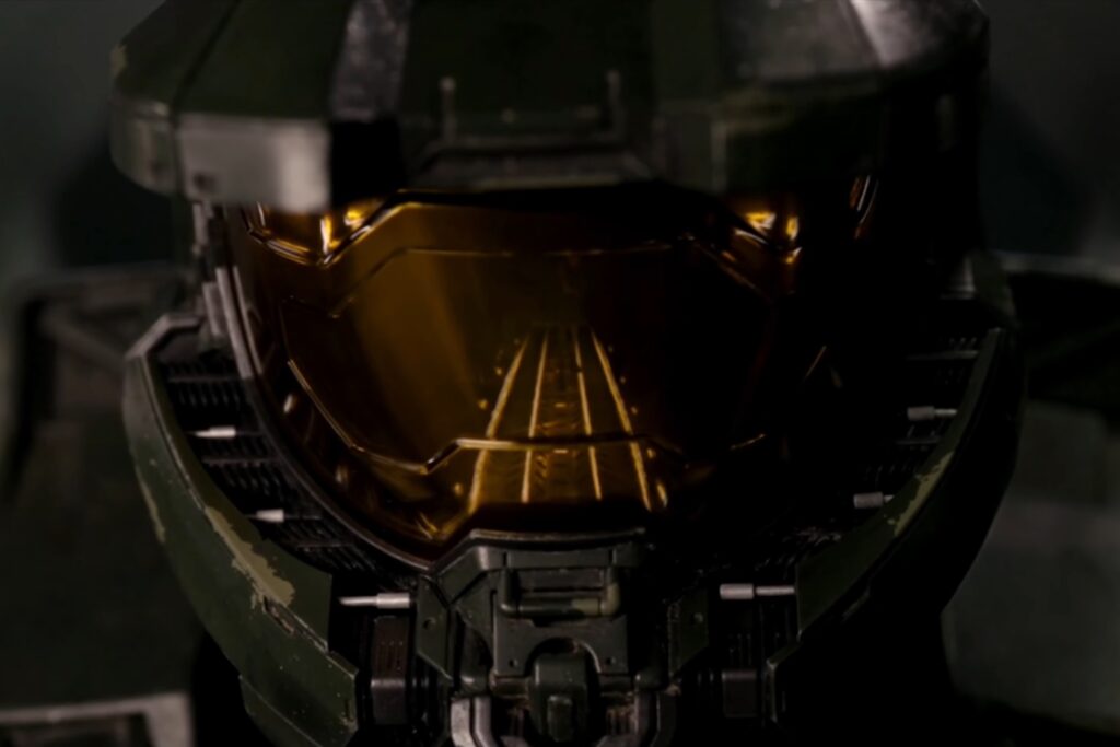 Pablo Schreiber as Master Chief in Halo S1E1, close up shot of helmet. Photo Credit Adrienn Szobo