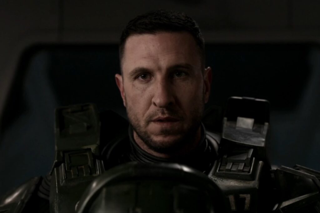 Pablo Schreiber unmasked as Master Chief in Halo S1E1