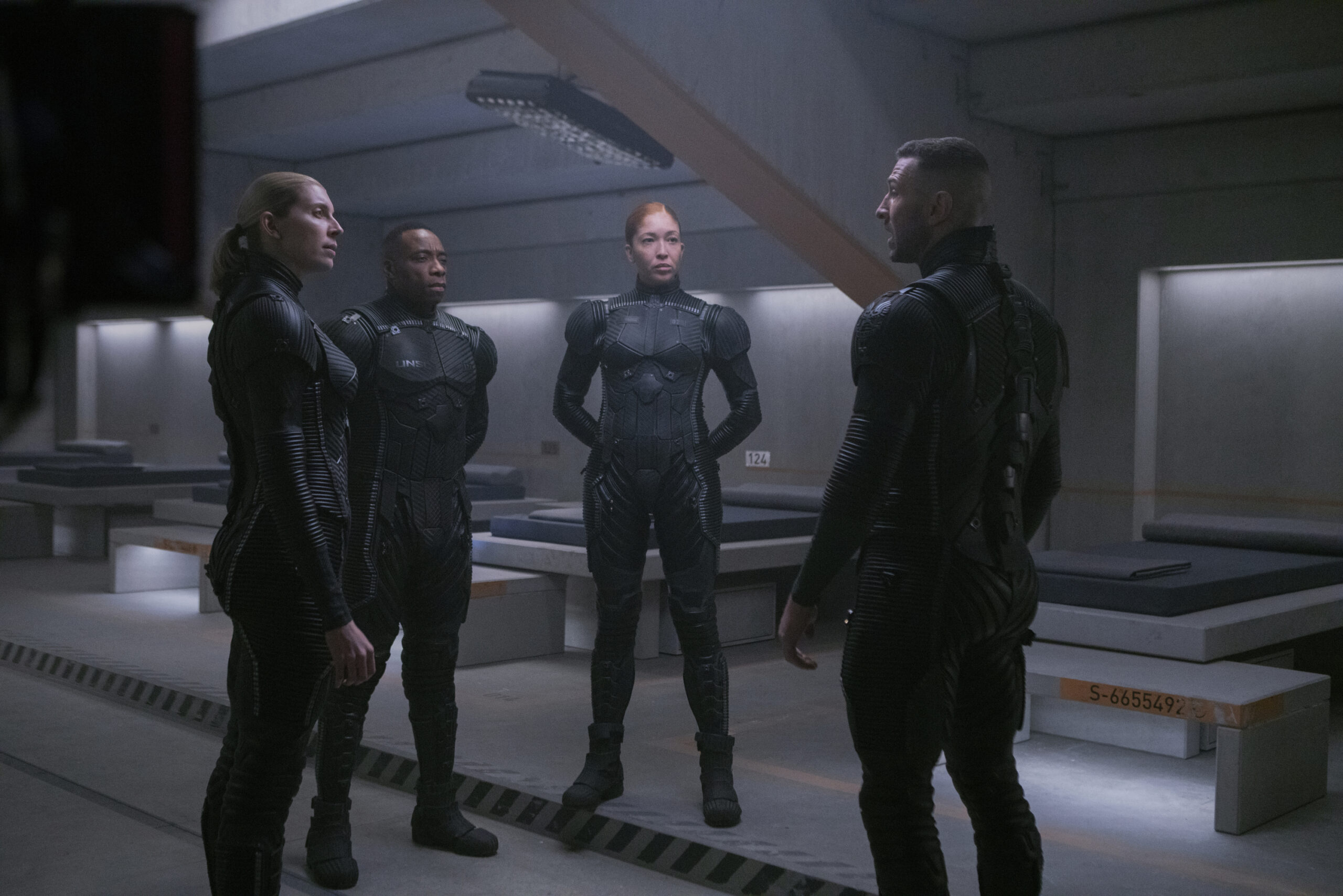 Kate Kennedy as Kai, Bentley Kalu as Vannak, Natasha Culzac as Riz, and Pablo Schreiber as Master Chief in Halo Season 3, episode 1, streaming on Paramount+. Photo credit: Adrienn Szabo/Paramount+