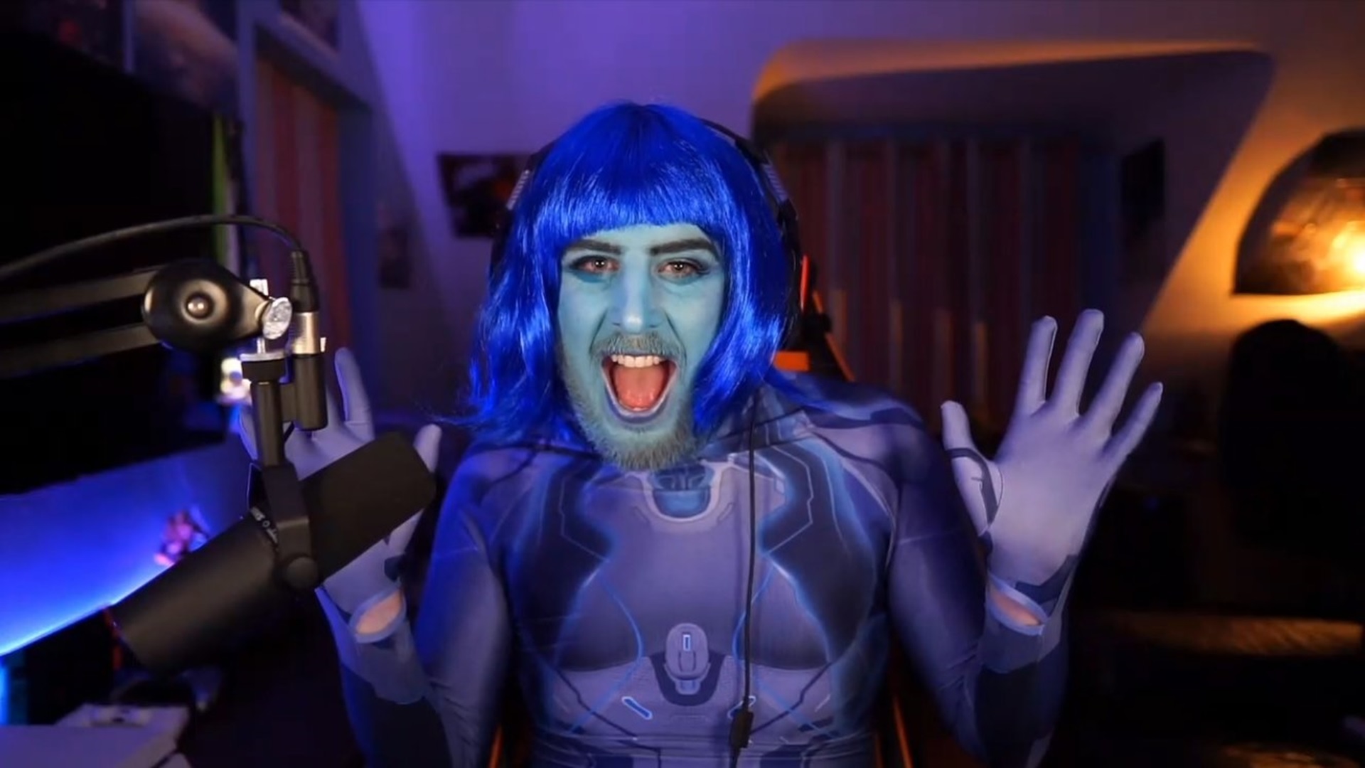 UberNick in a truly astonishing Cortana cosplay