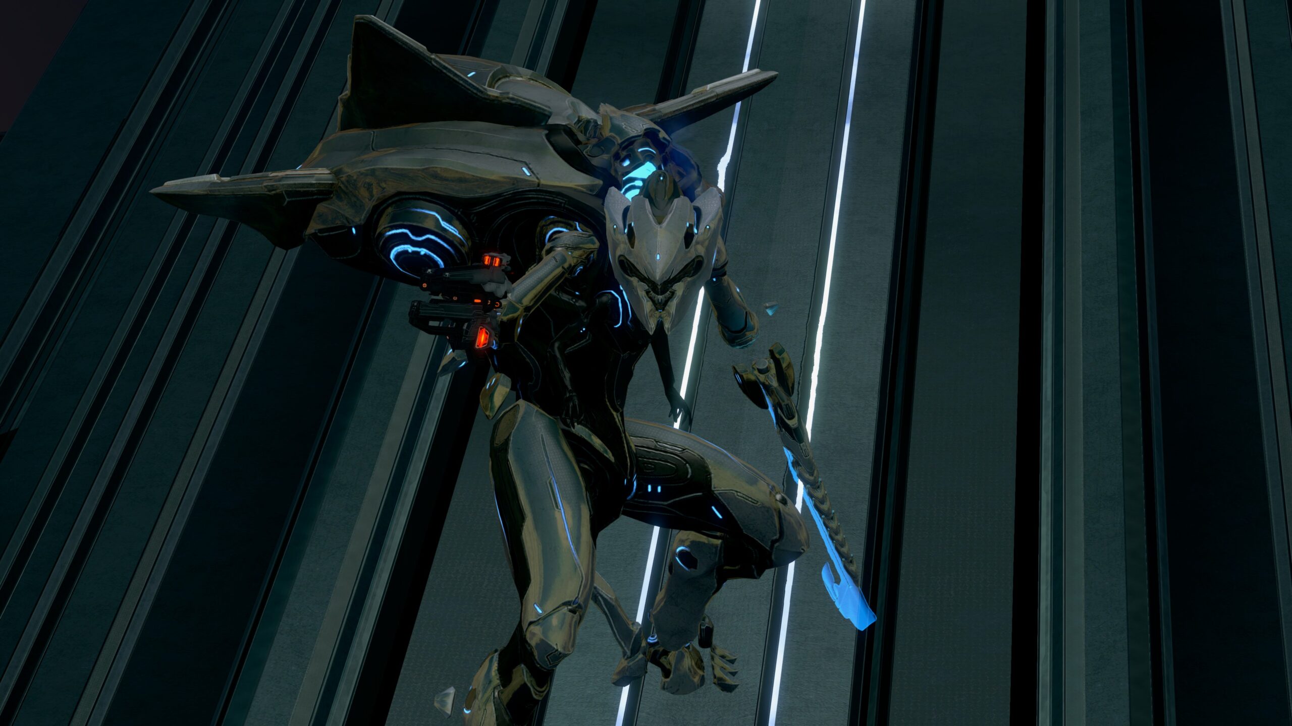 Halo 4 screenshot of Endurance-of-Will's Promethean Knight form