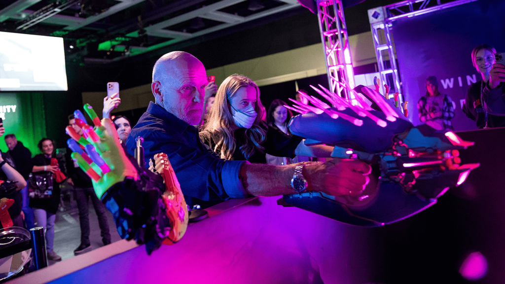 Steve Downes and Jen Taylor at the Halo World Championship 2022