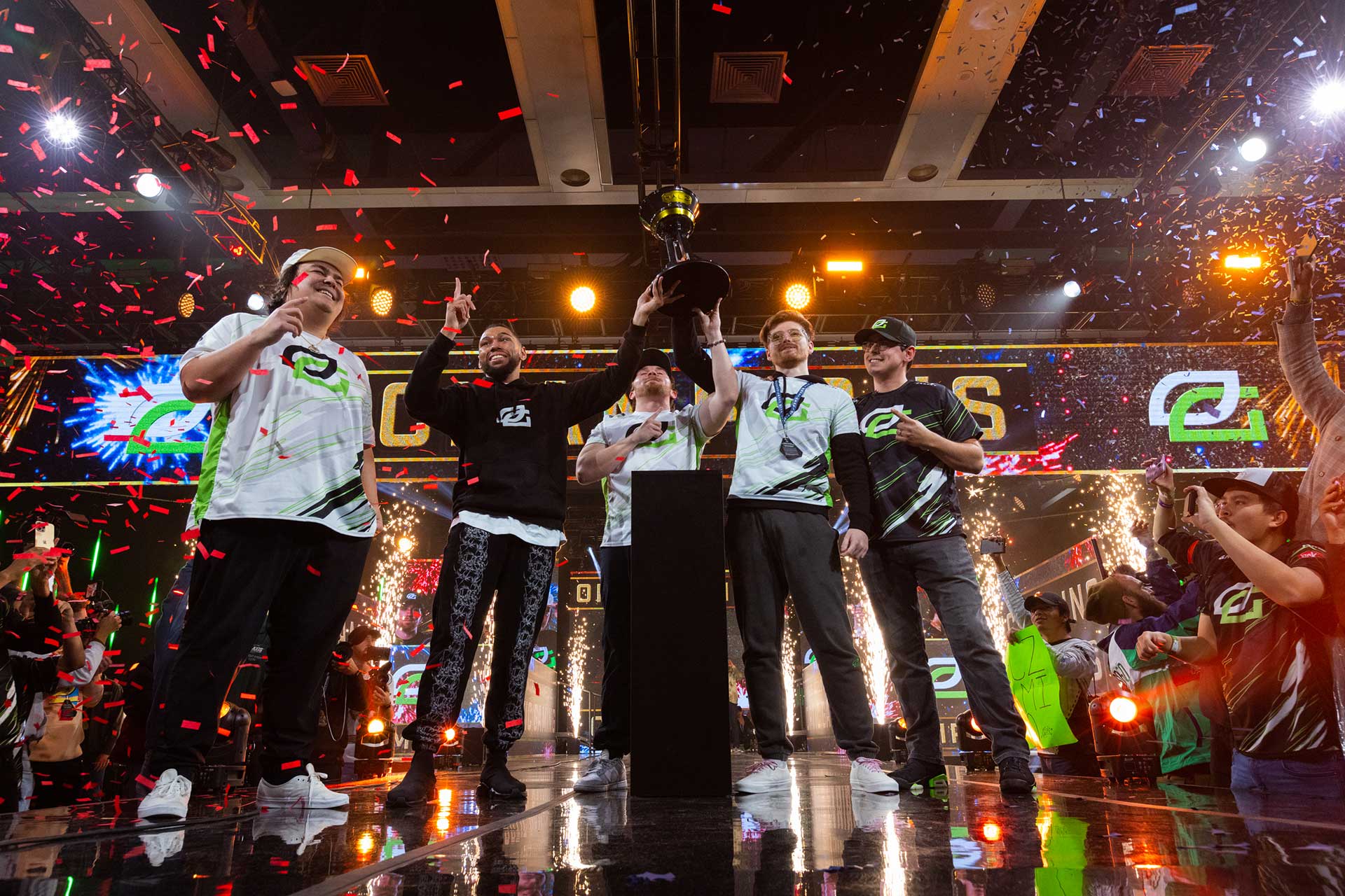 Winners of the 2022 Halo World Championship.