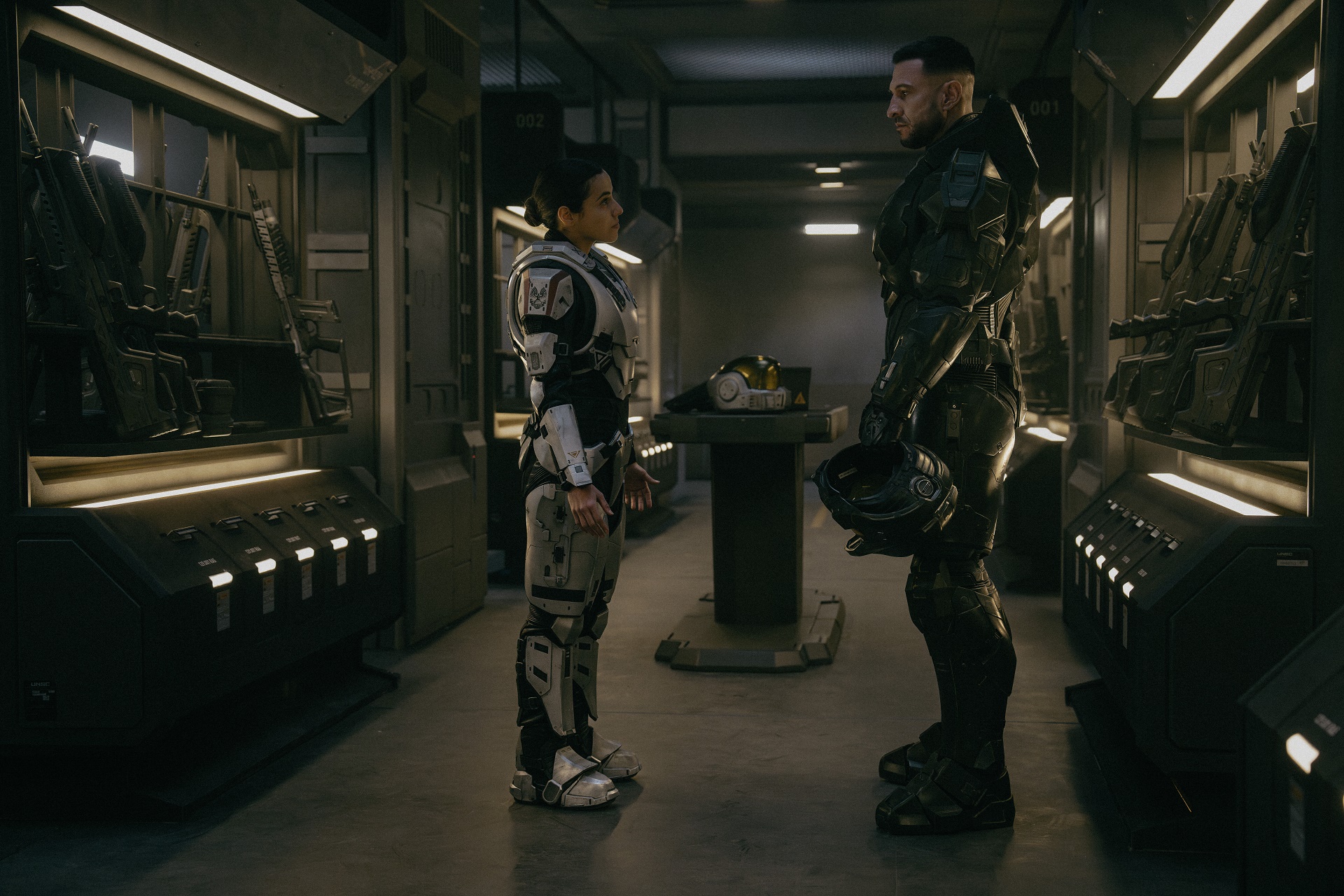 L-R Cristina Rodlo as Corporal Perez and Pablo Schreiber as Master Chief in Halo episode 7, Season 2, Streaming on Paramount+. Photo Credit: Adrienn Szabo/Paramount+