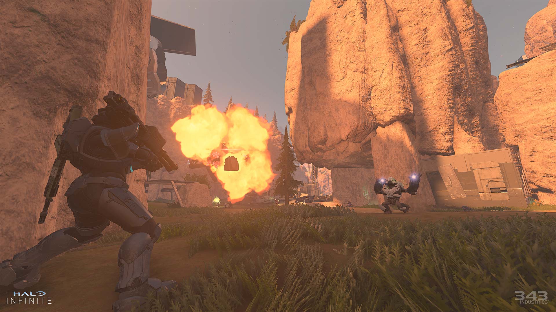 A Grunt holding plasma grenades facing off against a Spartan holding a Rocket Launcher