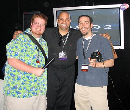 Zondaro and an ally pose with Sinbad.