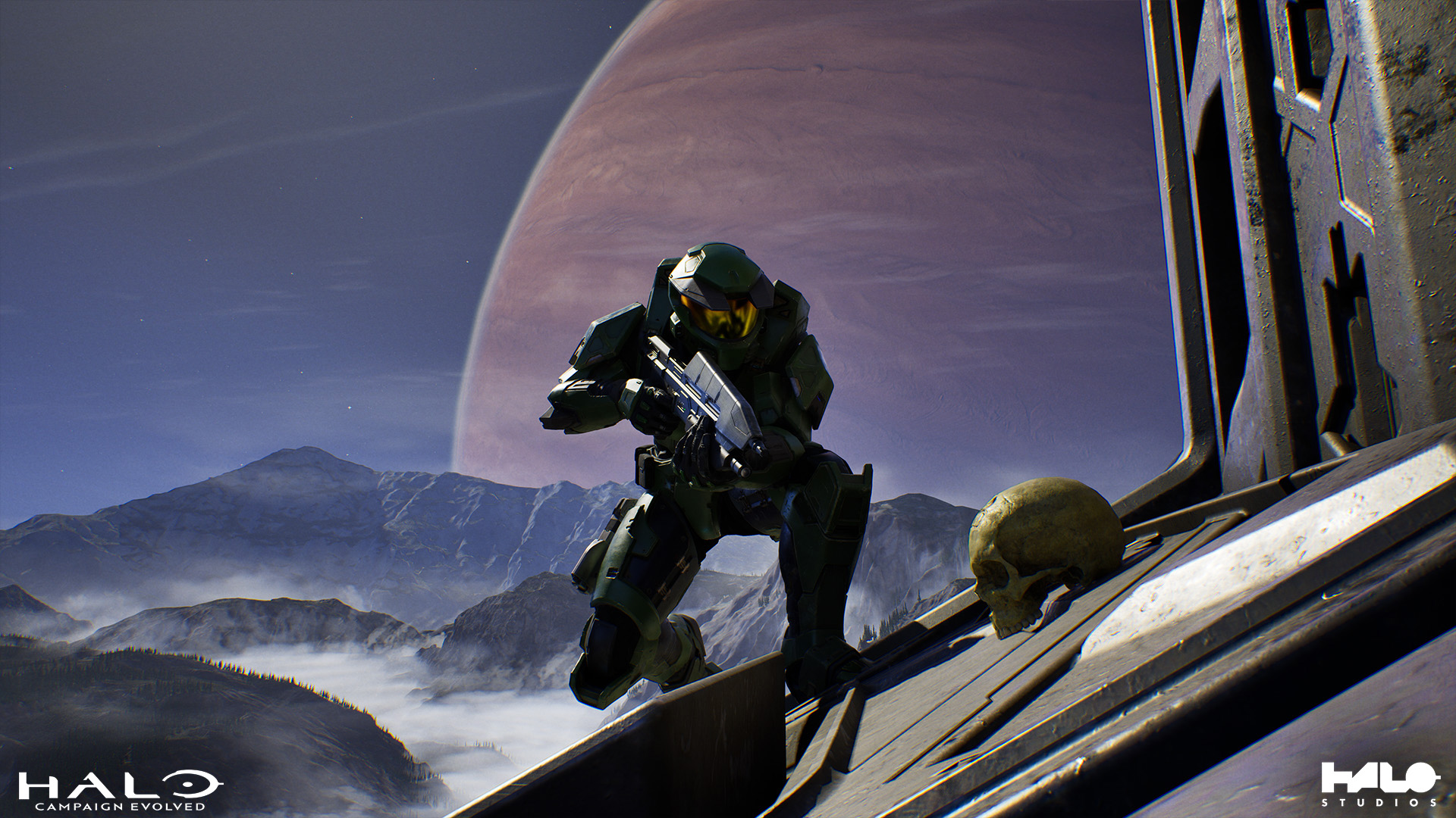 Master Chief in Halo: Campaign Evolved kneeling in front of a skull hidden in the campaign.