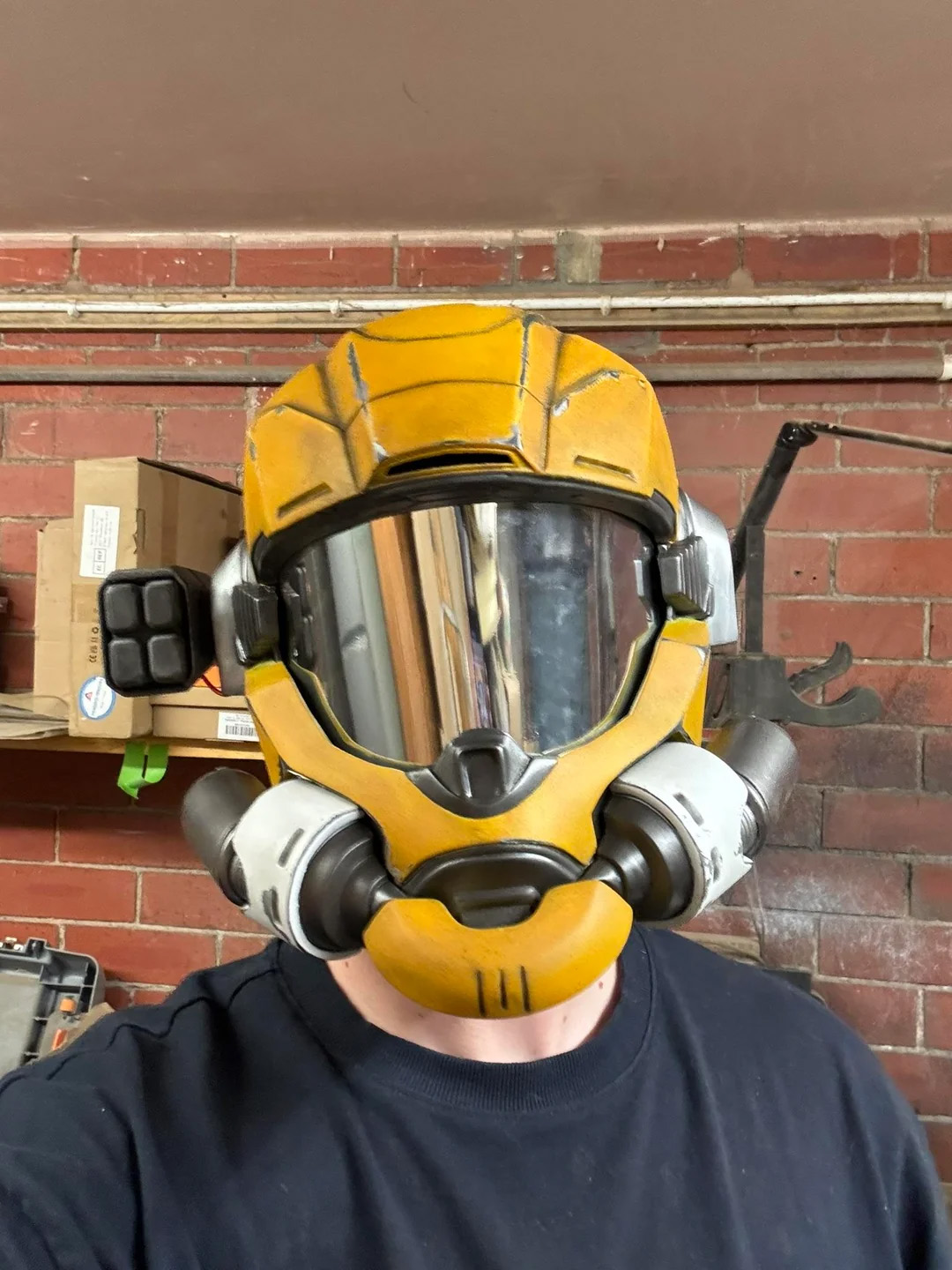 A custom Halo Infinite Hazop helmet by Club_Old.