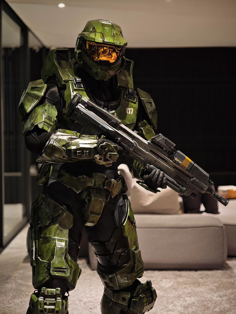 Master Chief cosplay by INeedHealingplzz.